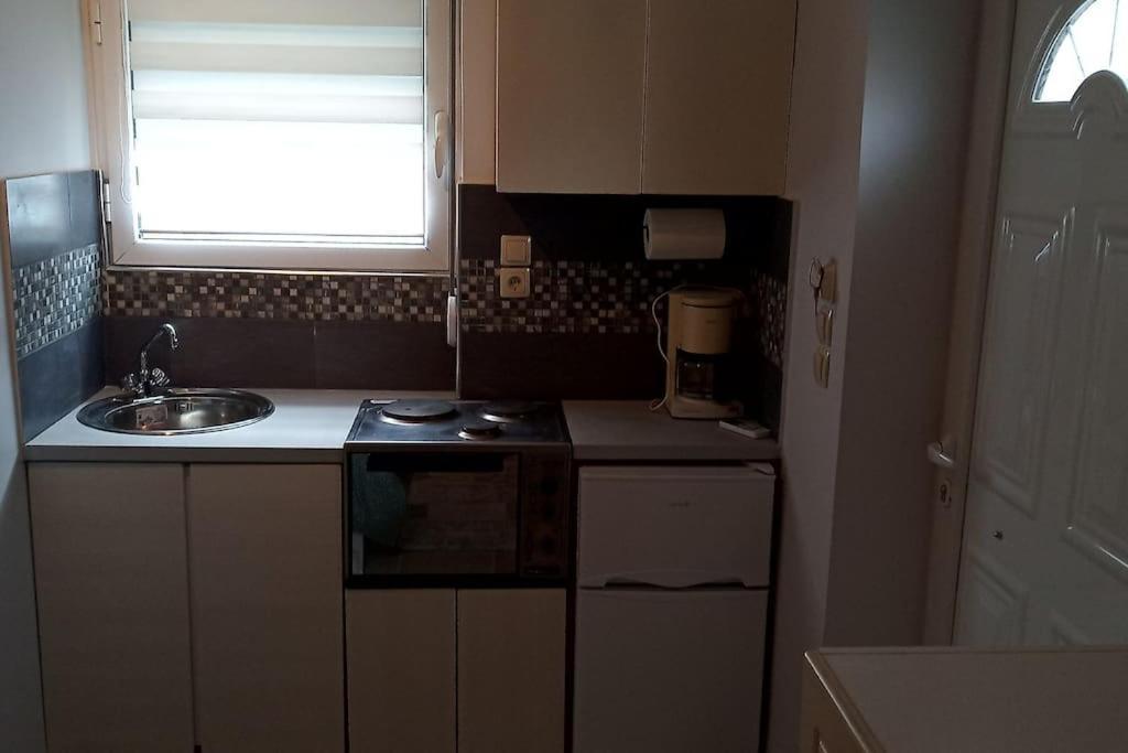 Paris House 4 *